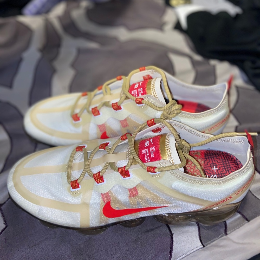 Shoes, (NIKE )